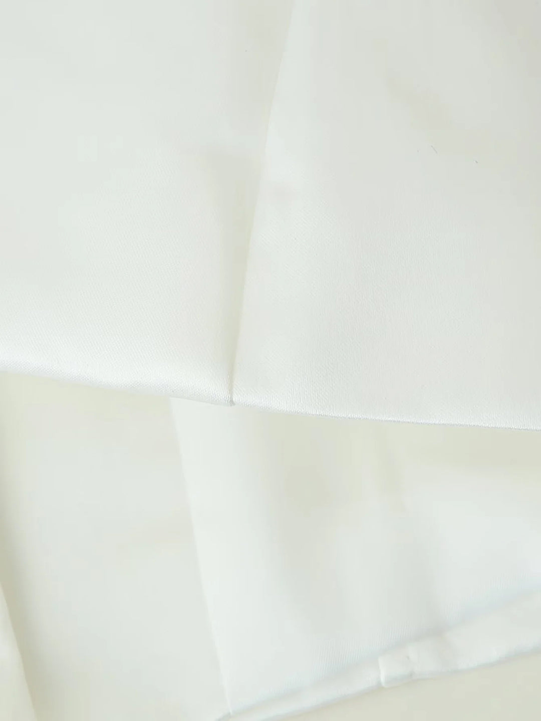 Damen taillierte Bluse mit modernen Knopfdetails und Stehkragen EB