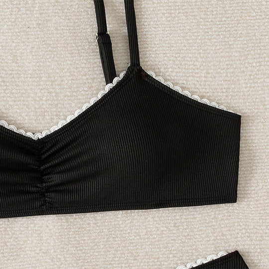 Damen Bikini-Set mit verspieltem Rüschendesign und hochgeschnittenem Slip EB