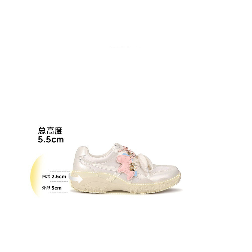 Damen modische Sneakers mit blühenden Applikationen und dämpfender Sohle EB