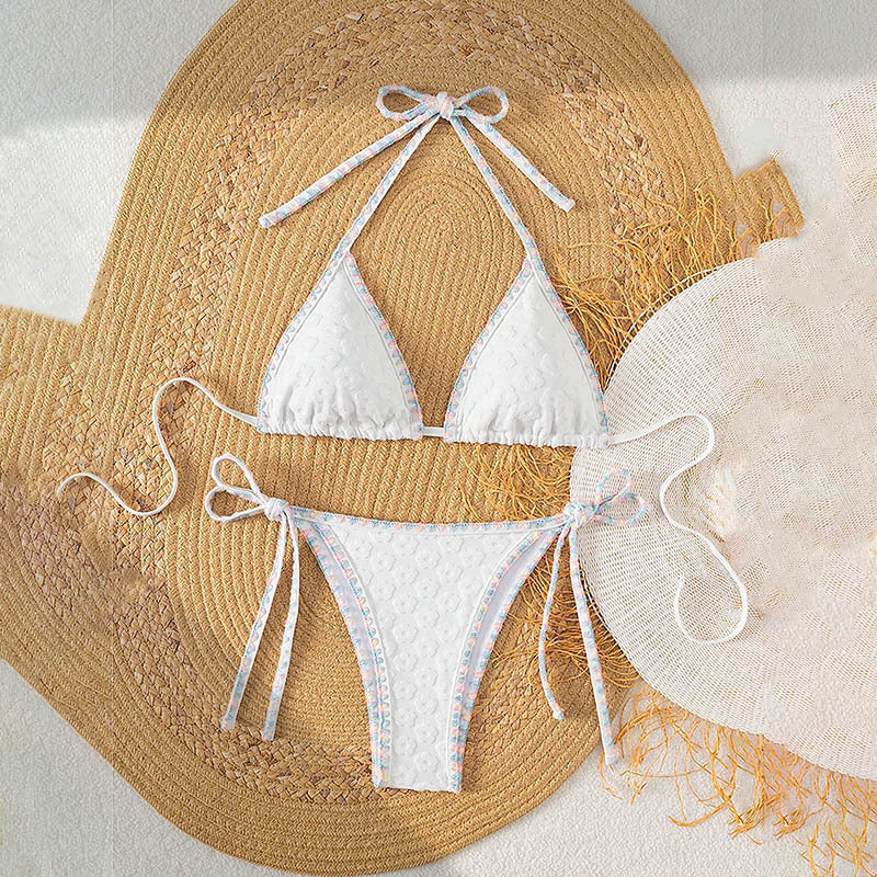 Damen Triangel-Bikini mit zierlichen Blüten-Details EB