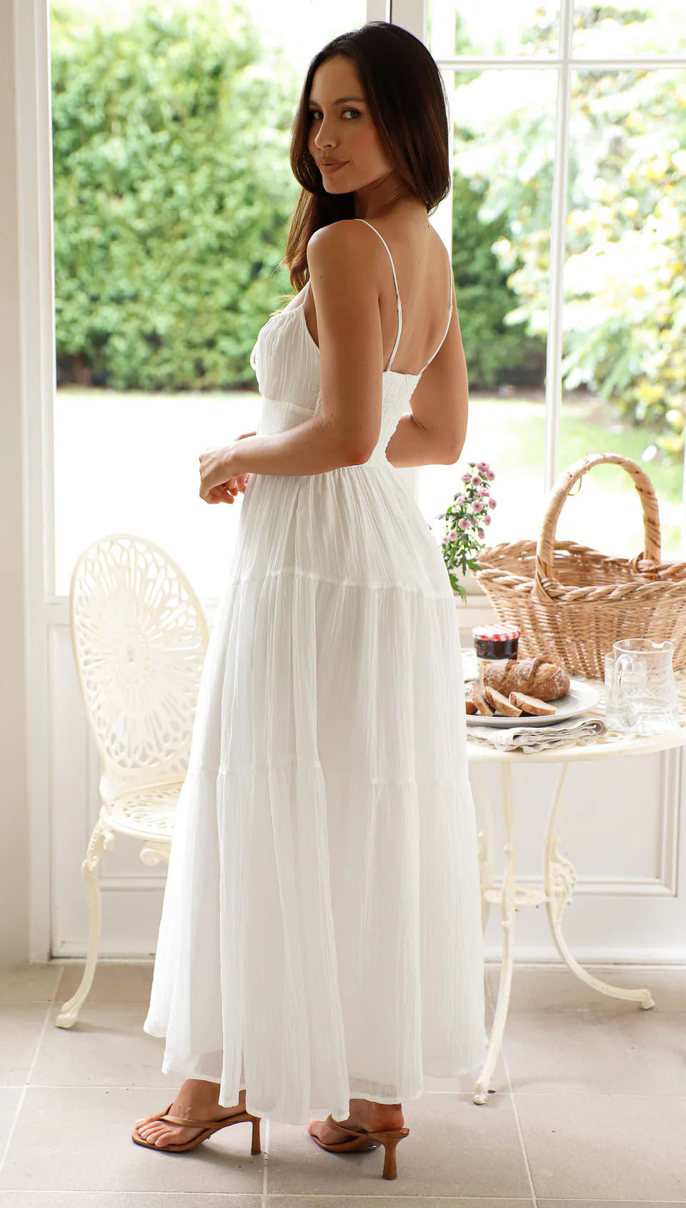 Damen Maxikleid mit schwingendem Rock und verstellbaren Spaghetti-Trägern EB