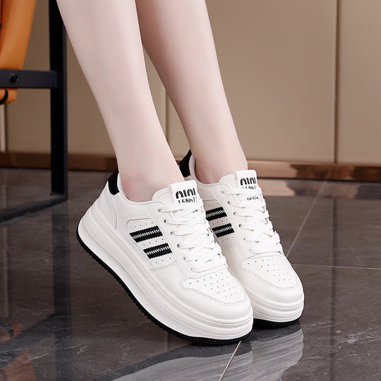 Damen Plattform Sneakers mit trendigem Design und stabiler Profilsohle EB