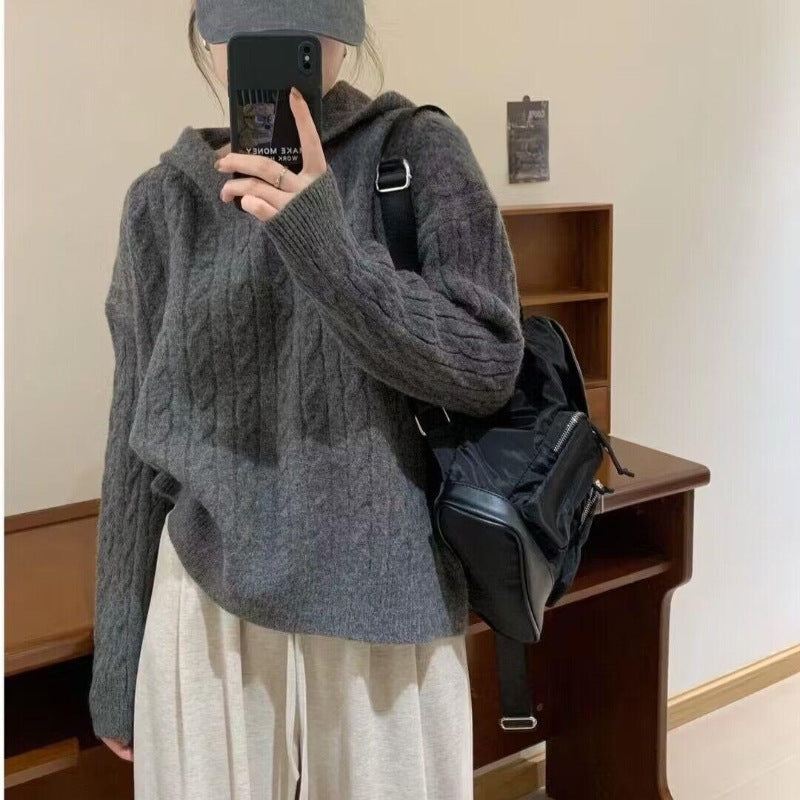 Damen Kuscheliger Strickpullover mit Kapuze und Kabelmuster EB