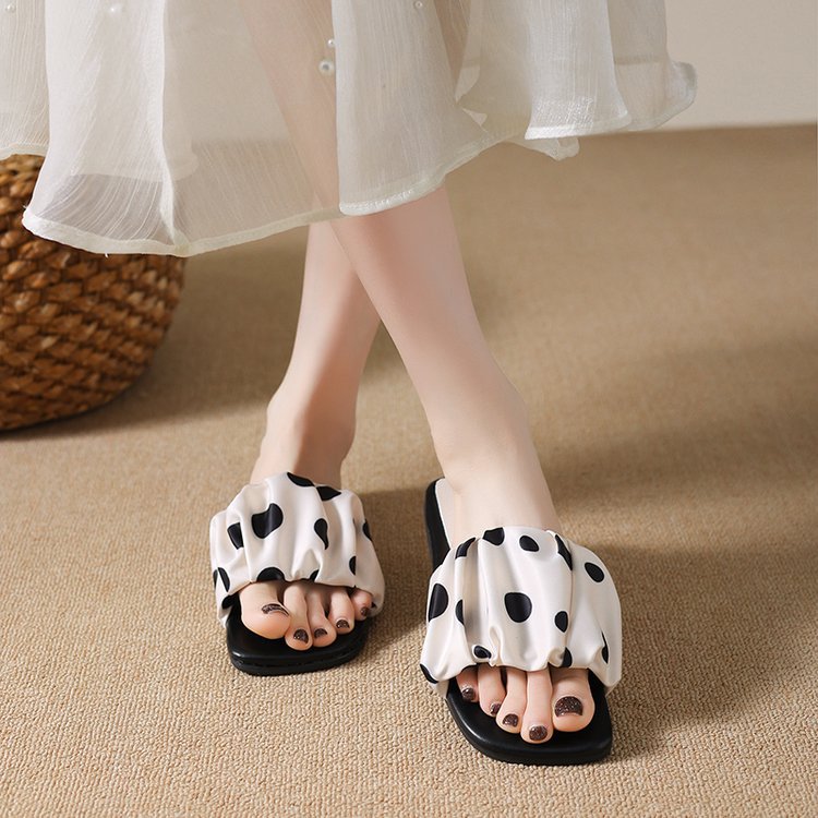 Damen modische Pantoletten mit verspielt gerafftem Obermaterial und Punktdesign EB