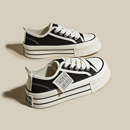 Damen modische Sneakers mit einzigartigen Details und robustem Sohlenprofil EB