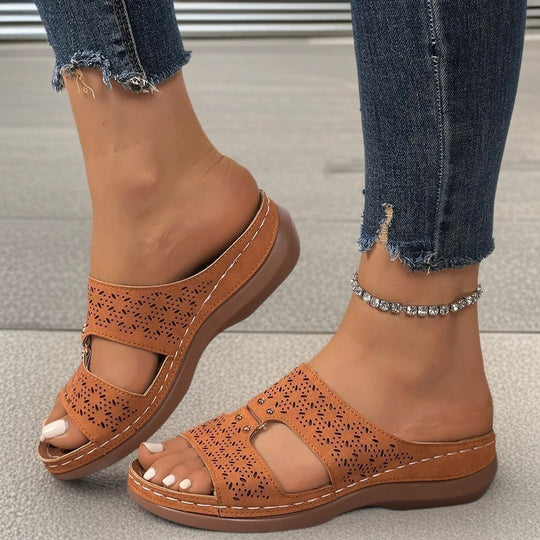 Damen Komfort-Sandalen mit perforiertem Obermaterial und gepolsterter Fußbettung EB