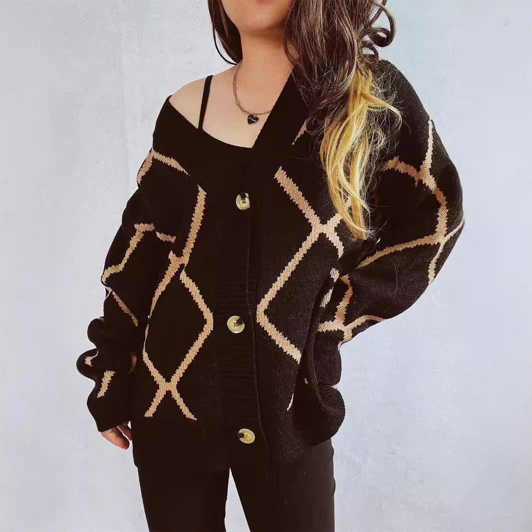 Damen Strickjacke mit modernem geometrischem Muster und hochwertigen Knopfdetails EB