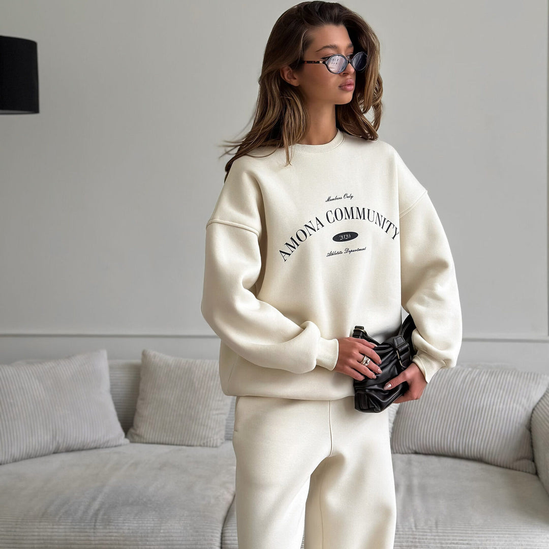 Damen weiches Oversize-College-Sweatshirt und hochgeschnittene weite Jogginghose EB