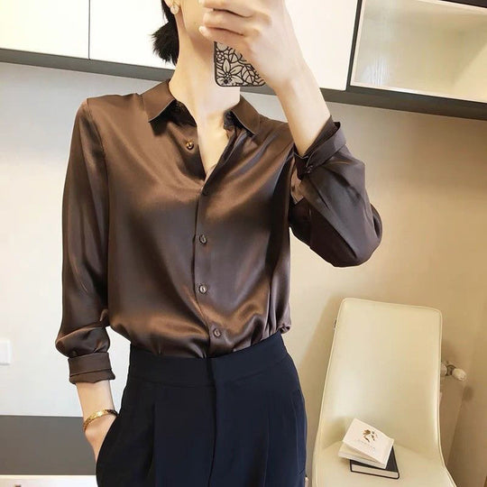Damen Elegante Bluse aus feinem Satin mit Rüschendetails EB