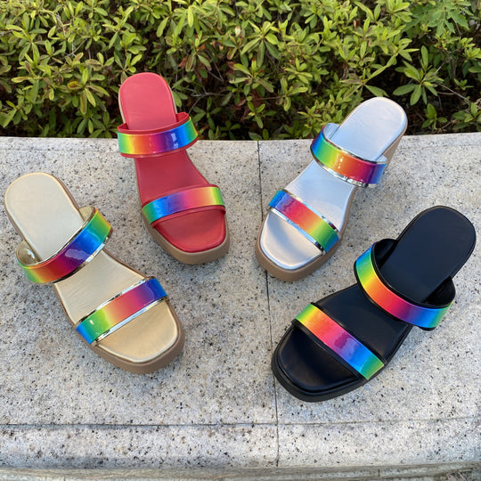 Damen Plateau-Sandalen mit regenbogenfarbenem Glanz und bequemem Absatz EB
