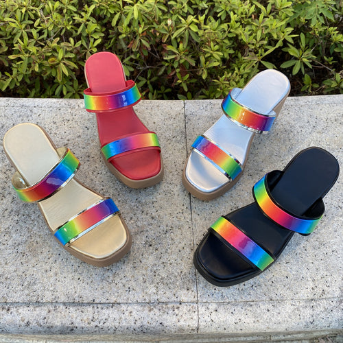 Damen Plateau-Sandalen mit regenbogenfarbenem Glanz und bequemem Absatz EB