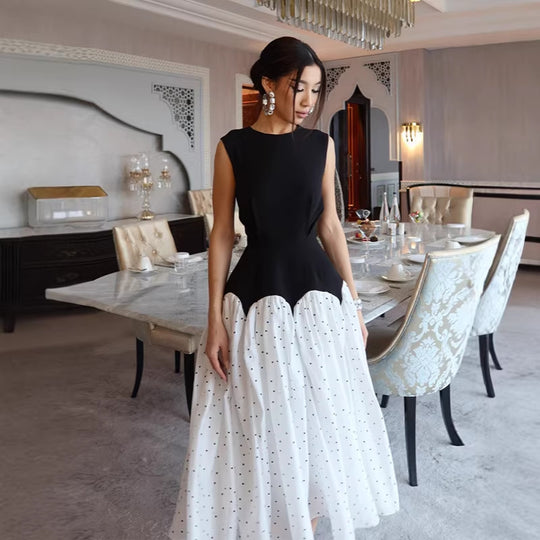 Damen elegantes Maxikleid mit gepunktetem Rockteil und tailliertem Oberteil EB