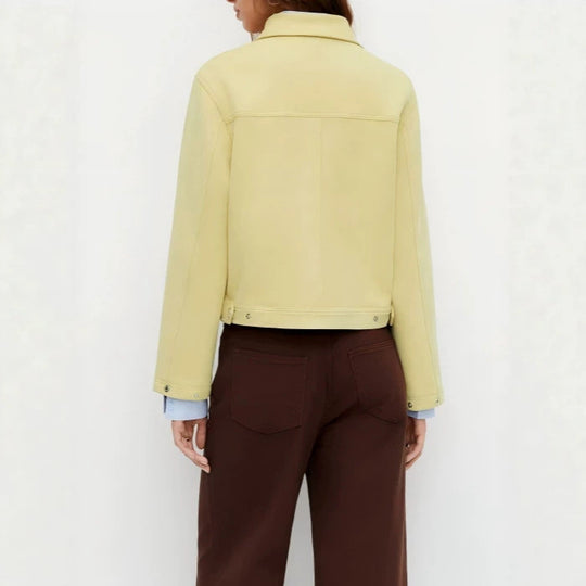 Damen Kurzjacke mit Reißverschluss, Hemdkragen und Pattentaschen EB