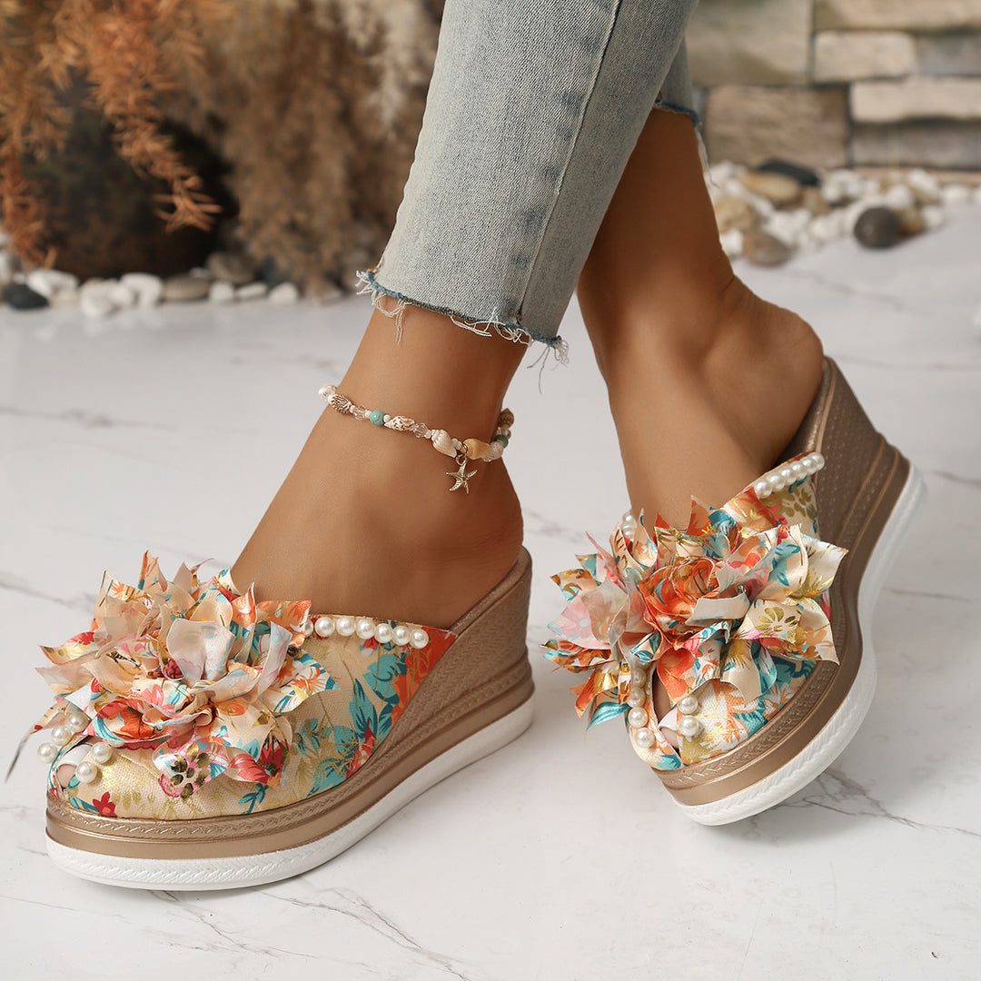 Damen Wedge-Pantoletten mit floralem Design und eleganten Perlenakzenten EB