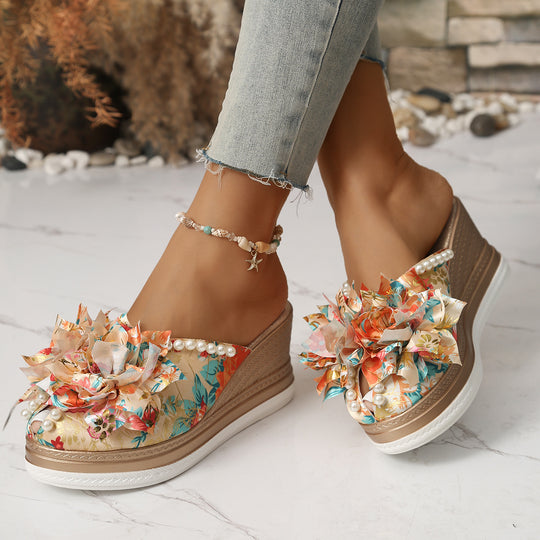 Damen Wedge-Pantoletten mit floralem Design und eleganten Perlenakzenten EB