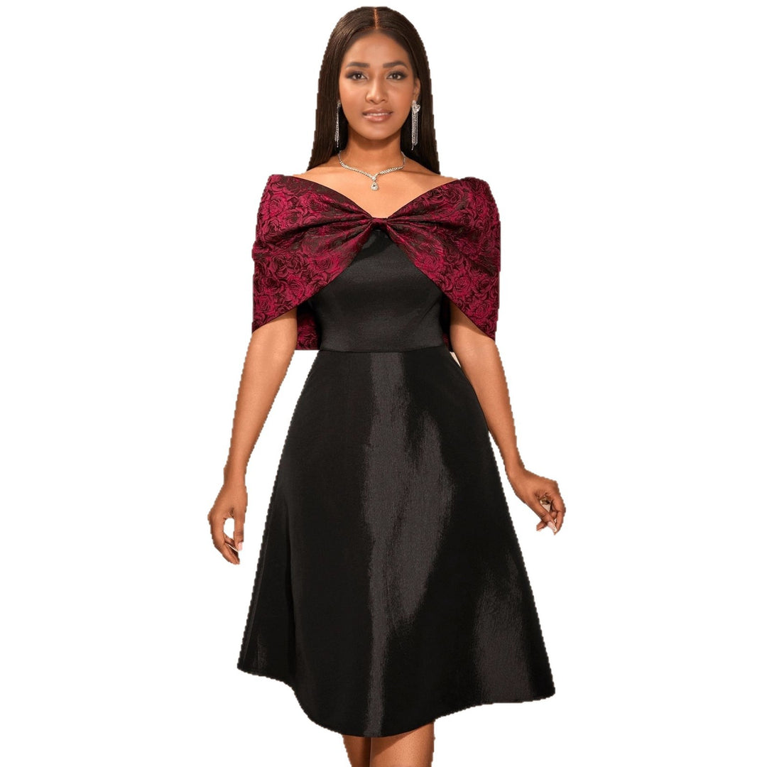 Damen elegantes Cocktailkleid mit modischem Schulterdesign EB