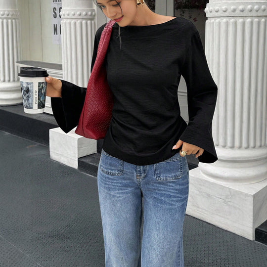 Damen Bootneck-Langarmshirt mit weitem Manschettenärmel und figurbetonter Seitennaht Eichborn Berlin