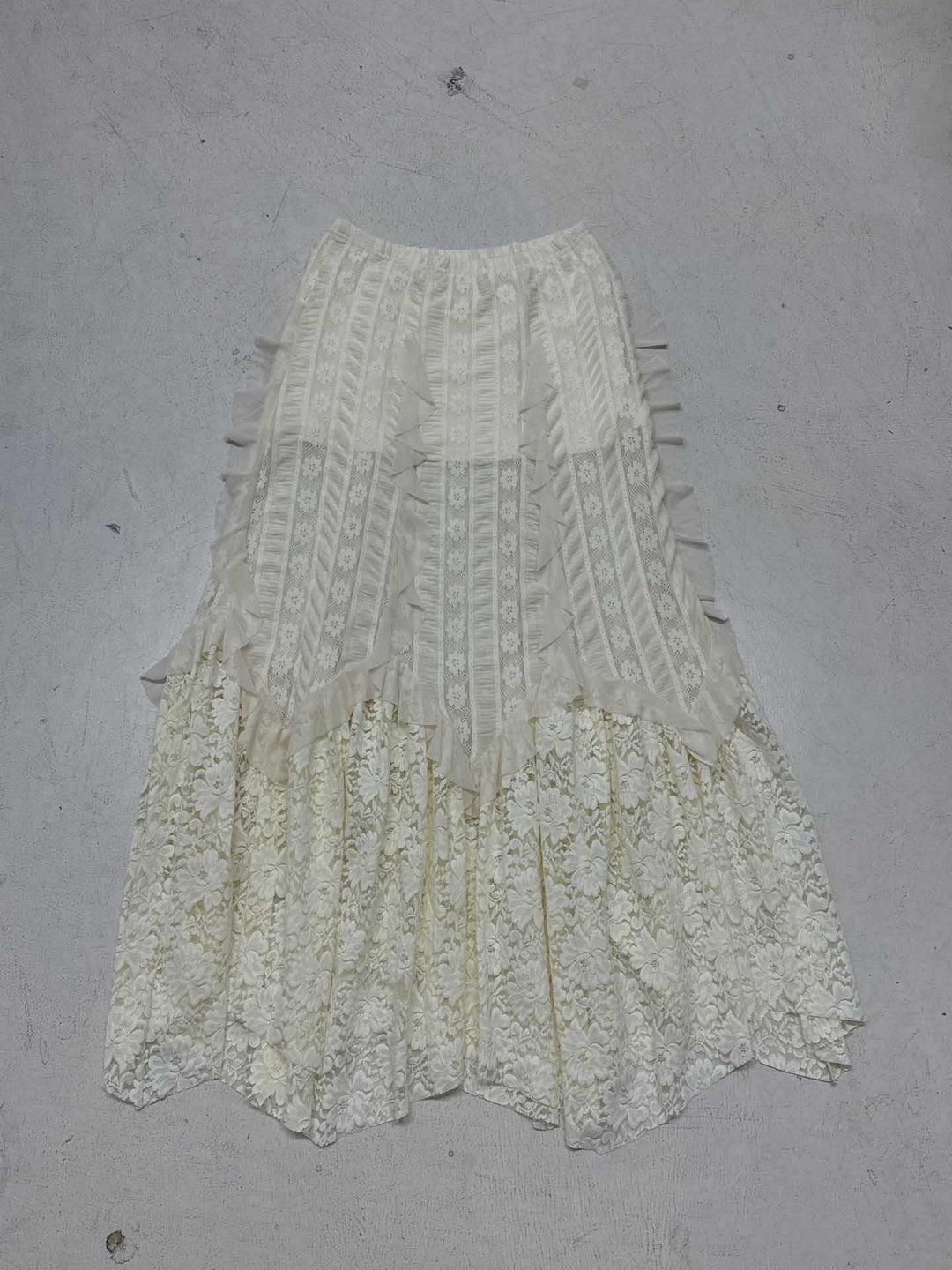 Damen eleganter Maxirock mit raffinierten Rüschen und Spitzenakzenten EB
