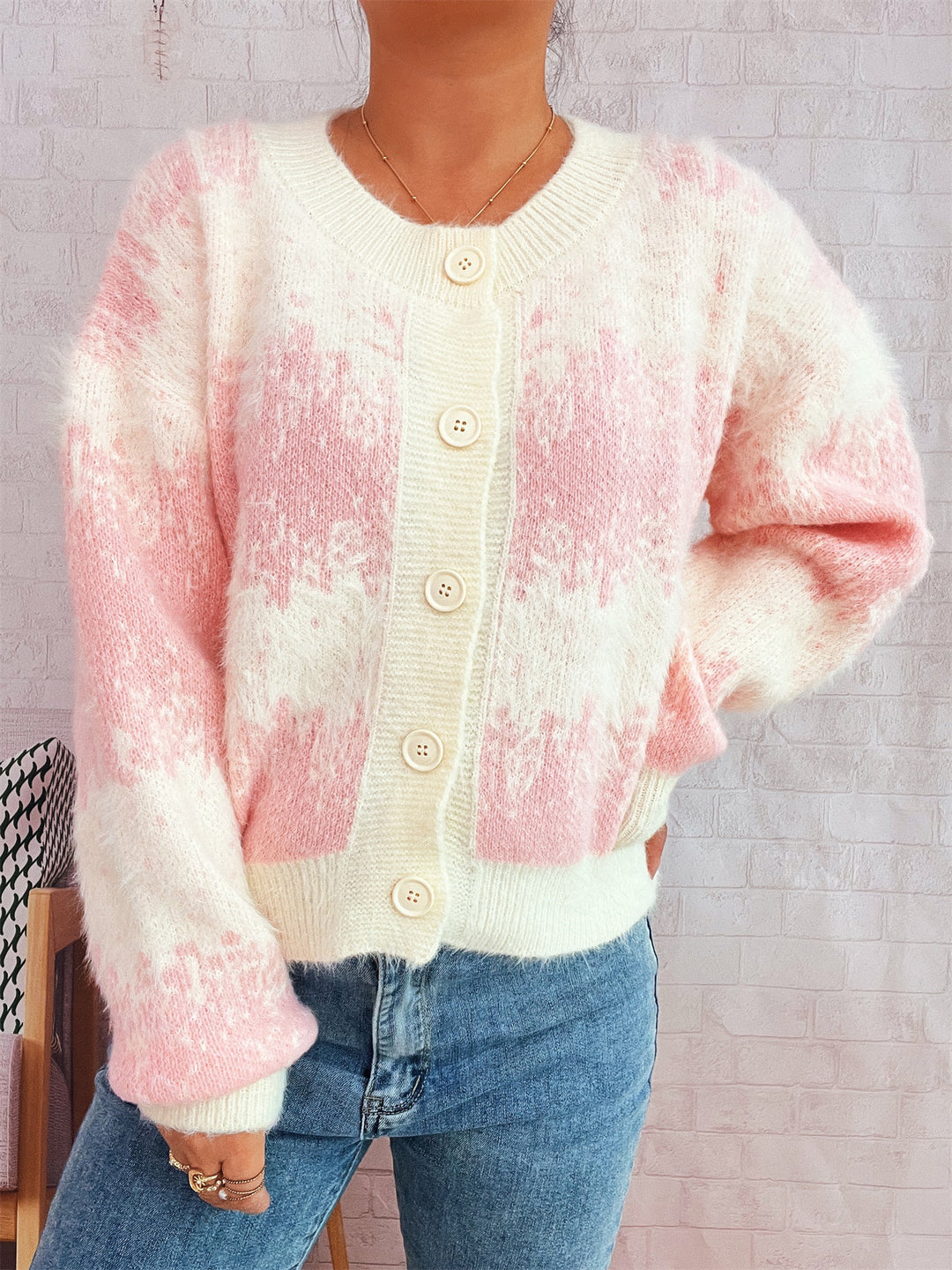 Damen kuschelige Strickjacke mit modischem Knopfdesign und weichem Material EB