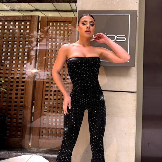 Damen Eleganter und figurbetonter Jumpsuit mit schimmernden Applikationen EB