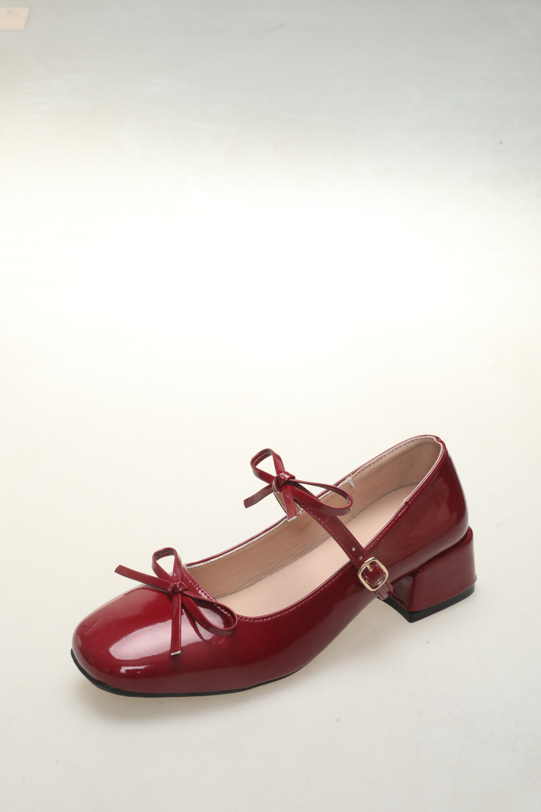 Damen Elegante Ballerinas mit dekorativen Schleifen und hochwertiger Lack-Optik EB