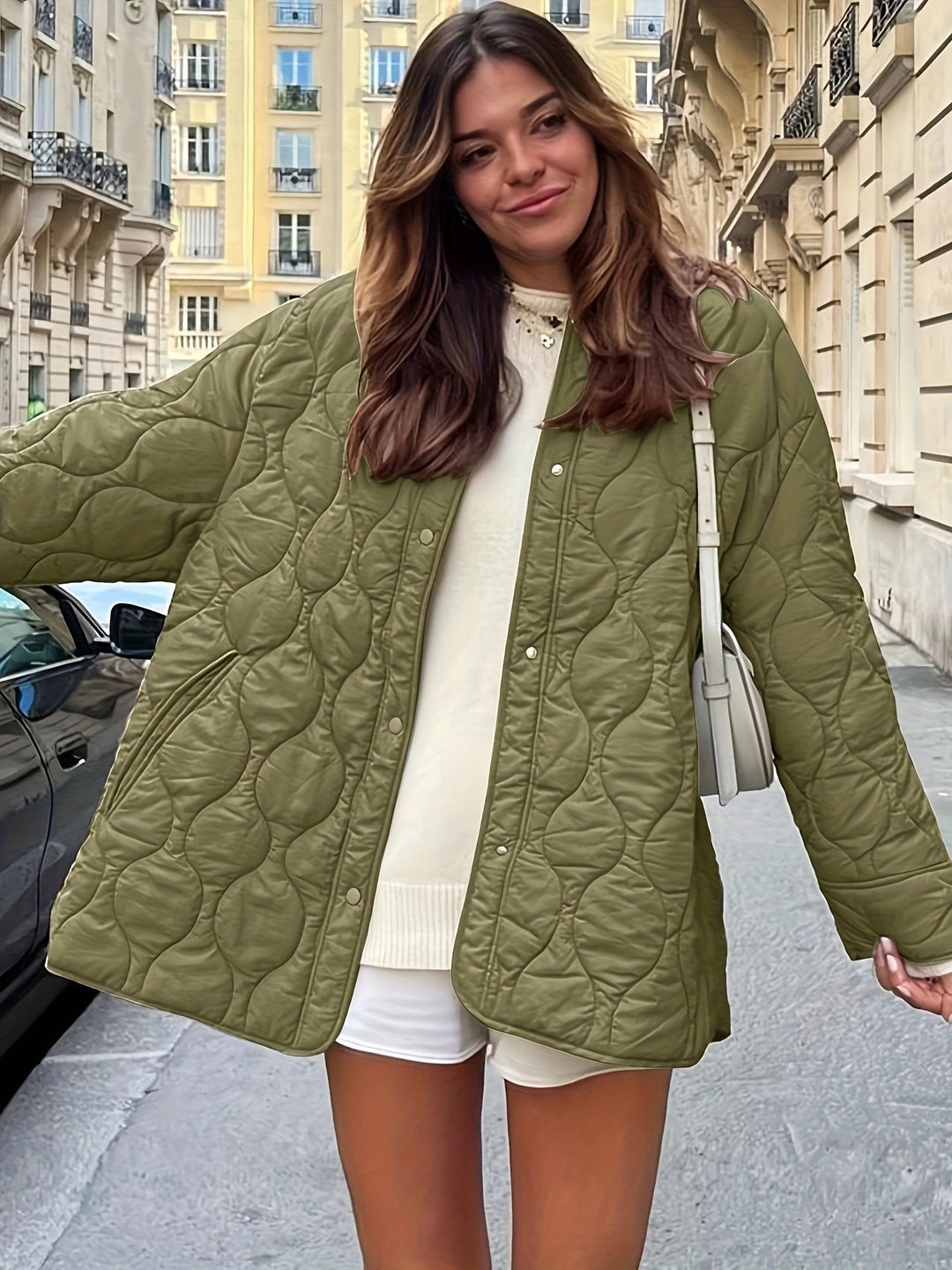 Damen Steppjacke mit großen Taschen und Rundhalsausschnitt EB