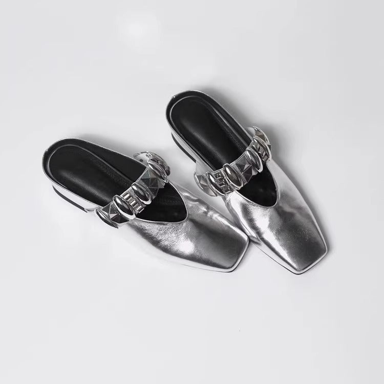 Damen elegante Mules mit modischen Metallakzenten EB