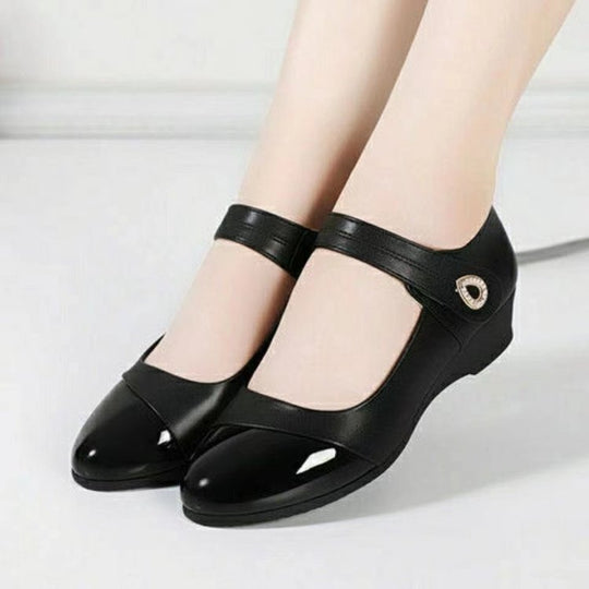 Damen Ballerinas mit modischem Riemen und eleganter Schuhspitze EB
