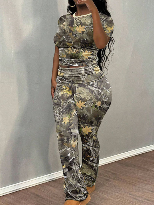 Damen Sportliches Set mit trendigem Camouflage-Muster und elastischem Bund EB