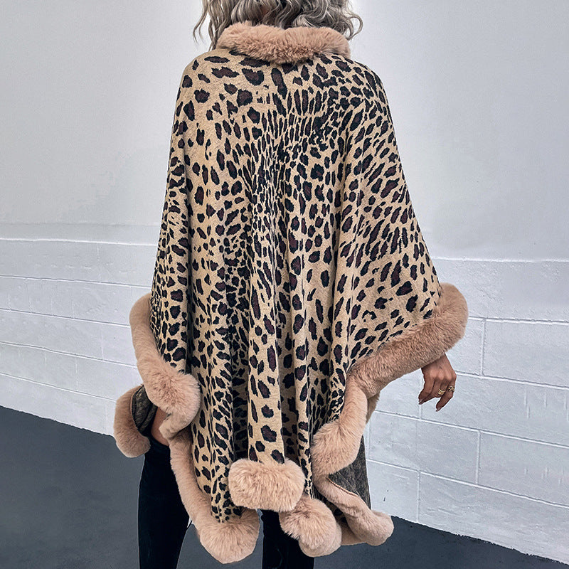 Damen kuscheliger Poncho mit luxuriösem Kunstfellbesatz und Leopardenmuster EB