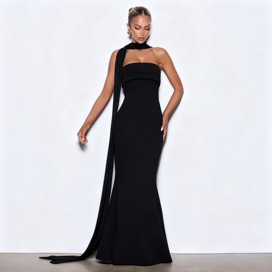 Damen Abendkleid mit eleganter Schleppe EB