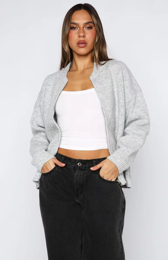 Damen Strickjacke mit kurzem Schnitt und sportlichem Reißverschluss EB