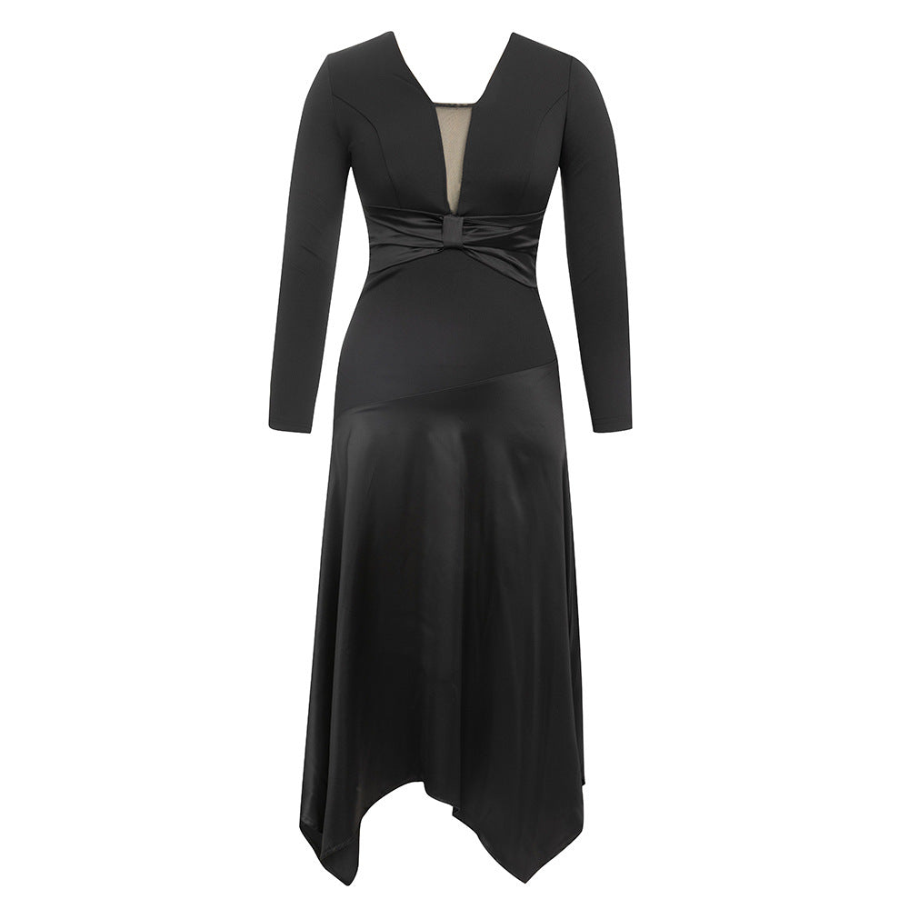 Damen Elegantes Maxikleid mit raffinierten transparenten Einsätzen und asymmetrischem Saum EB