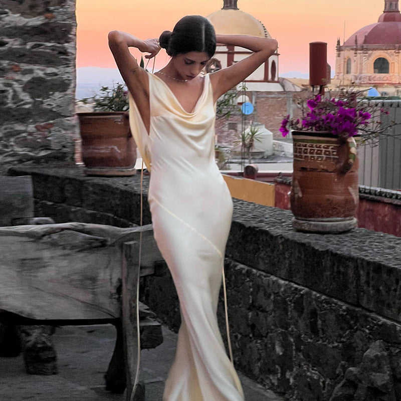 Damen Elegantes Satin-Maxikleid mit asymmetrischem Oberteil und fließendem Schnitt EB