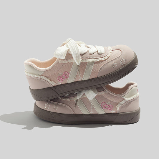 Damen Sportliche Sneaker mit verspieltem Design und einzigartigen Applikationen EB