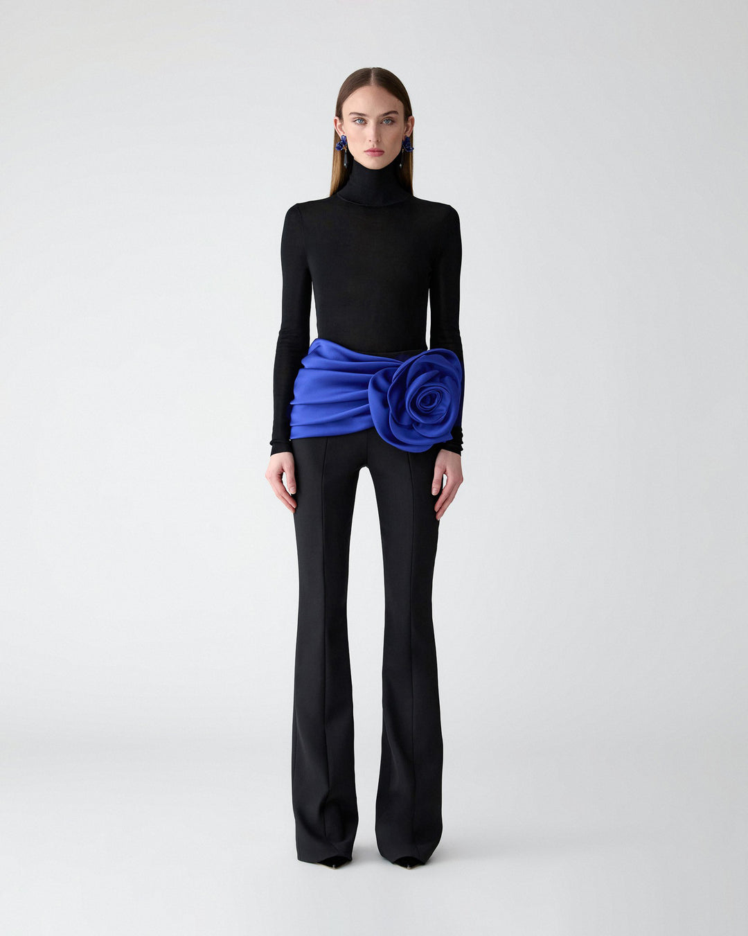 Damen eleganter Ganzkörperanzug mit Blütenapplikation EB