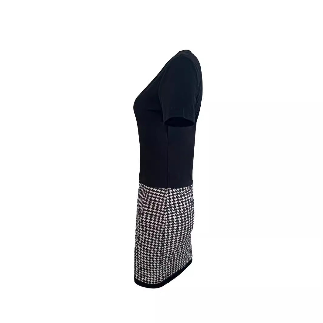 Damen Cocktailkleid mit elegantem V-Ausschnitt und grafischem Karomuster EB