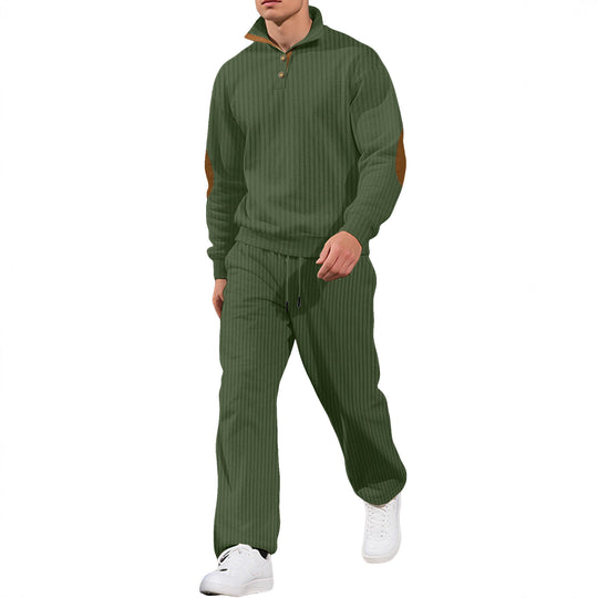 Herren nan feiner Rippstrickpullover mit halber Knopfleiste hohem Stehkragen und kontrastierendem Suedine-Ellbogenbesatz EB