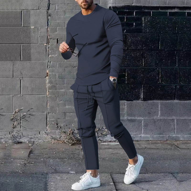 Herren nan eng anliegendes Langarmshirt aus Baumwollstretch mit Rundhalsausschnitt und körperbetonter Passform EB