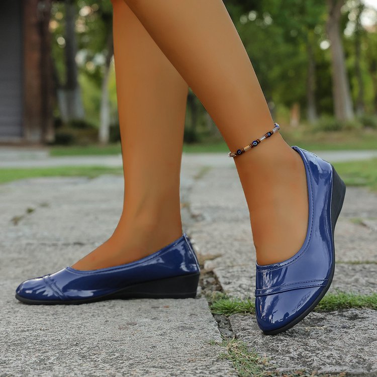 Damen Ballerinas mit elegantem Hochglanz-Lederober material und ergonomischer Laufsohle EB