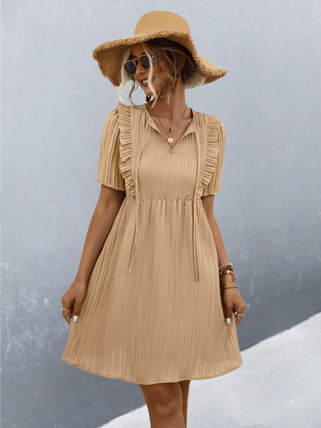 Damen Freizeitkleid mit Falten-Design und Rüschendetails EB