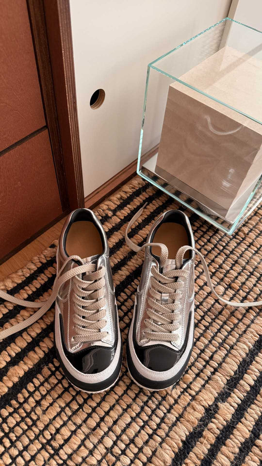 Damen Sportliche Sneaker mit hochwertiger Oberflächenstruktur und rutschfester Sohle EB