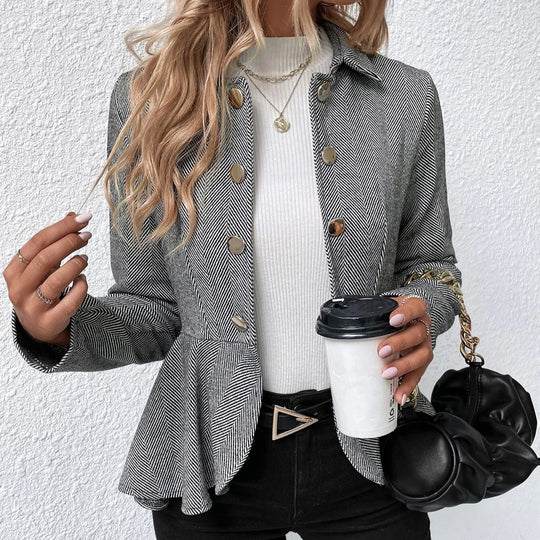 Damen Chic Tailored Blazerjacke mit asymmetrischem Saum und Knopfdetails EB