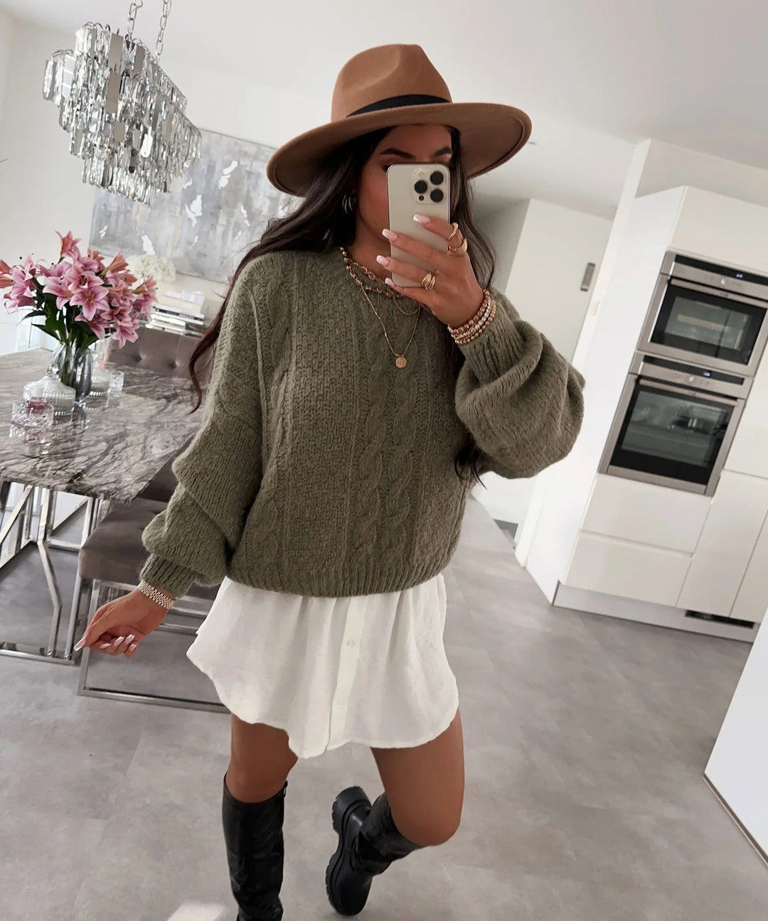 Damen Grobstrickpullover mit voluminösen Ärmeln und romantischem Zopfdesign EB