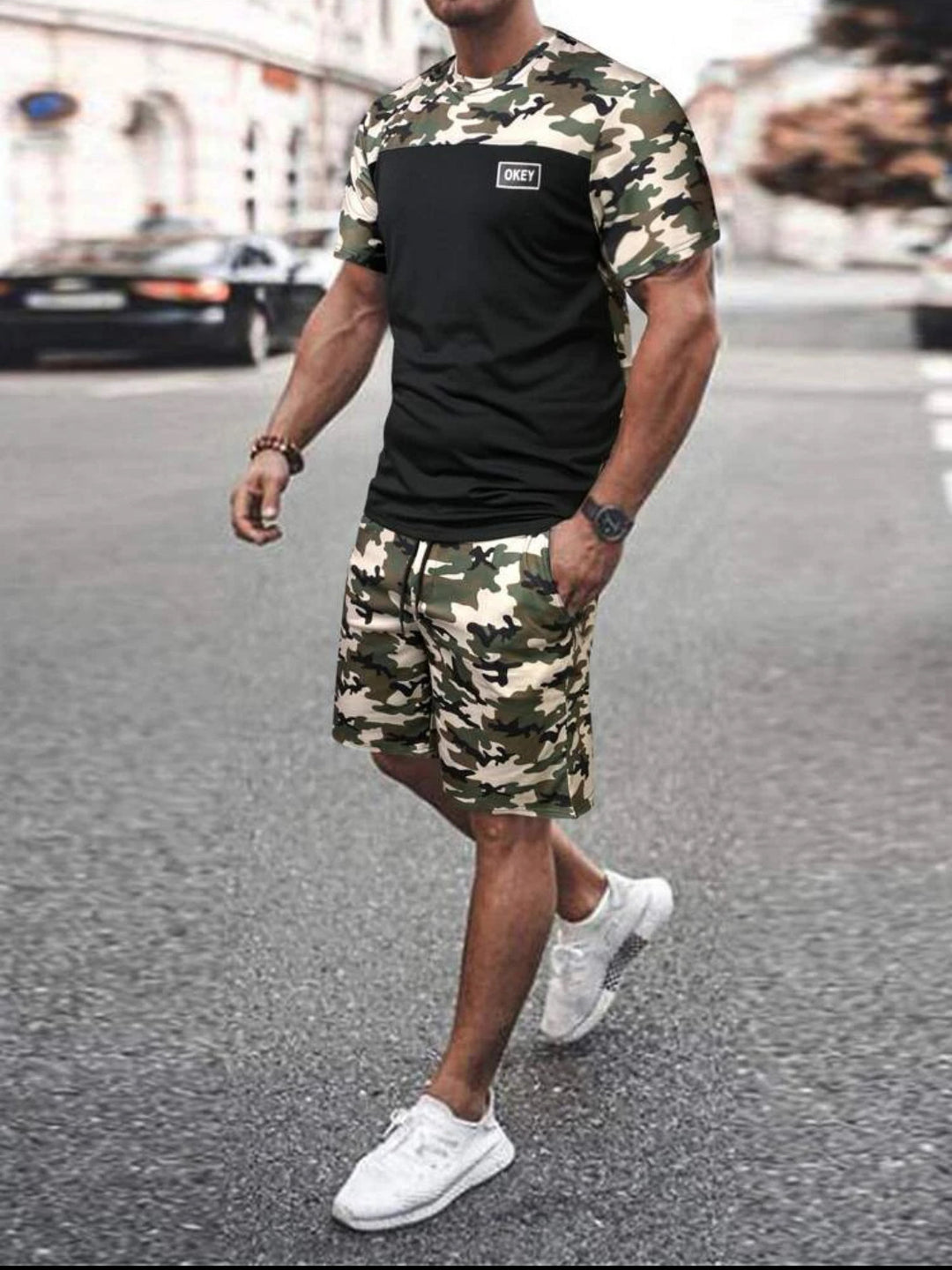 Herren Camouflage Sportanzug mit modernem Design und praktischen Taschen R&B