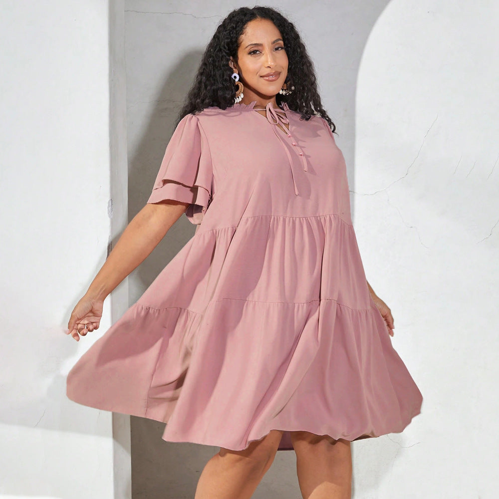 Damen luftiges Freizeitkleid mit verspielten Rüschen und elegantem Bindegürtel EB