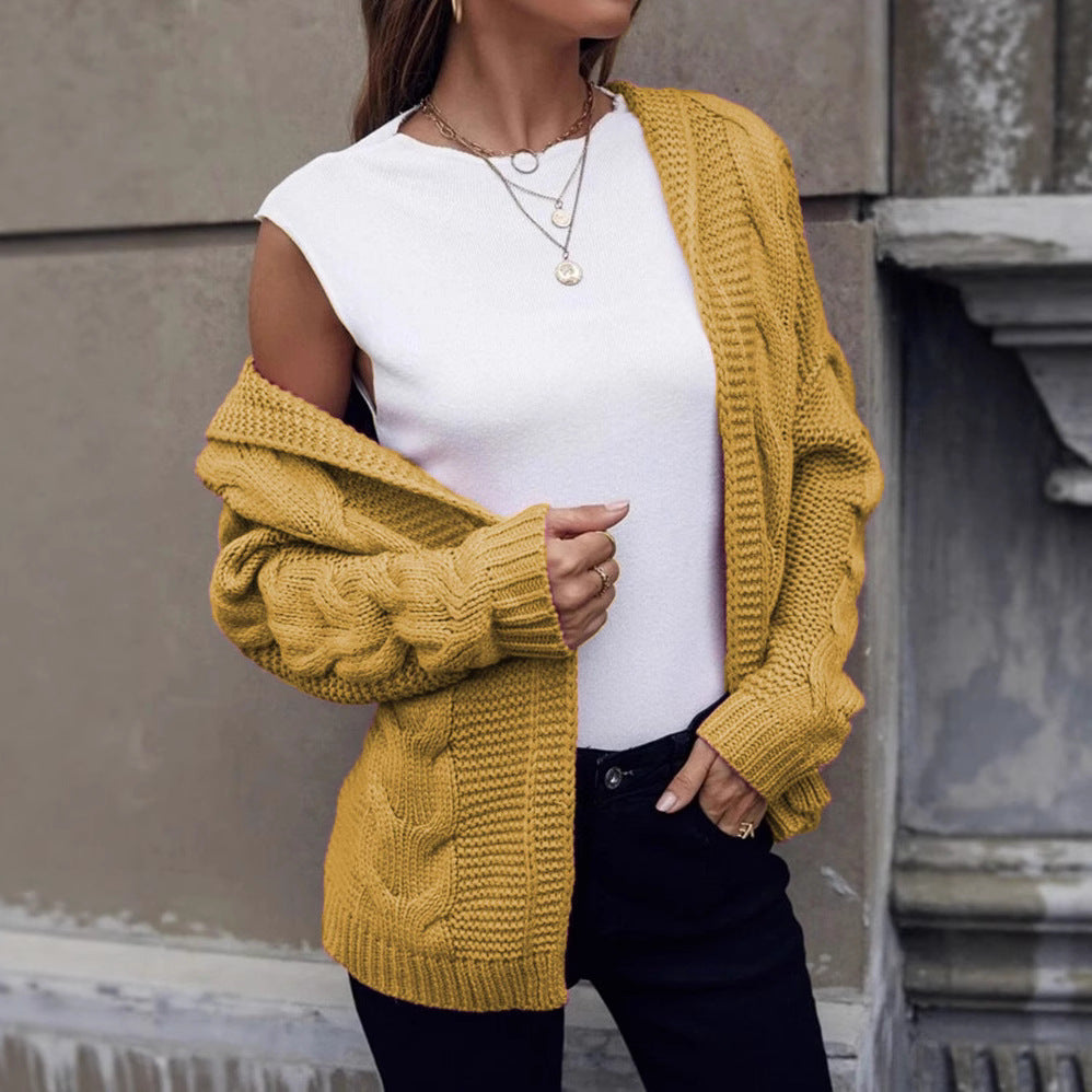 Damen Grobstrickjacke mit Kapuze und aufwendigem Zopfmuster EB