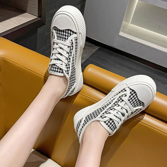 Damen Modische Sneaker mit sportlichem Design und verstärkter Sohle EB