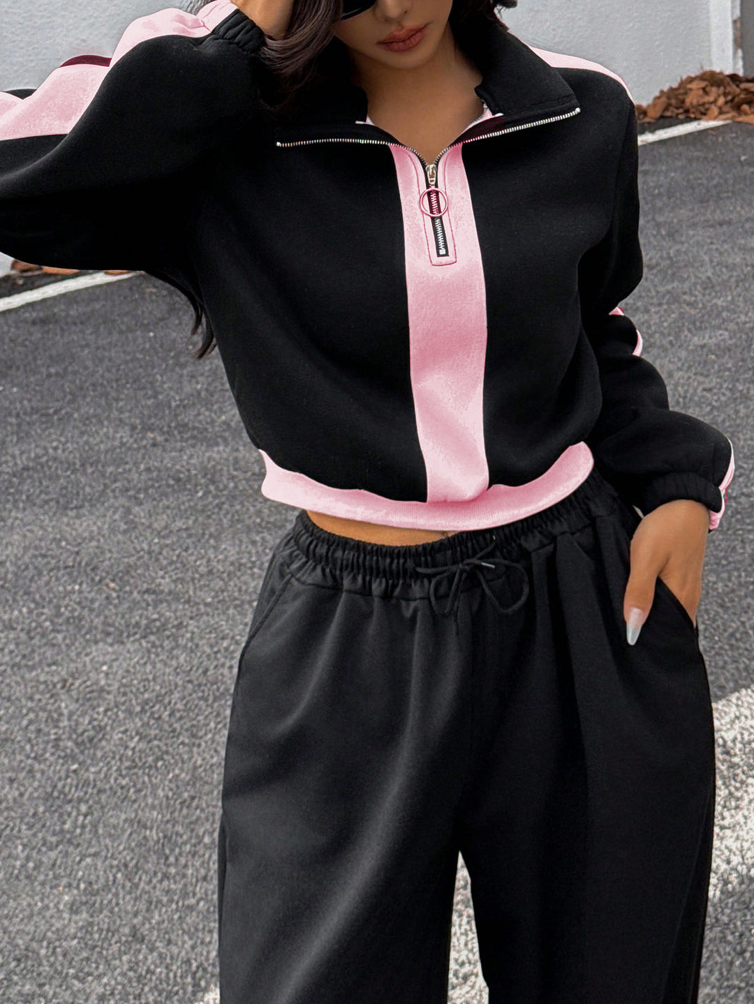 Damen kurzes Sweatshirt mit Halbreißverschluss und elastischer Bund Jogginghose Set Eichborn Berlin