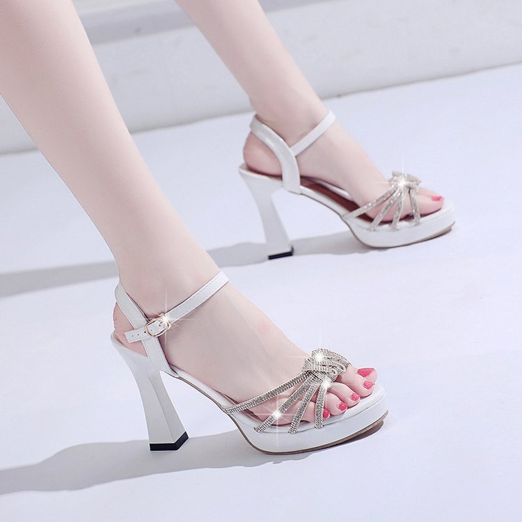 Damen glamouröse High Heels Sandalen mit Strass-Detail EB